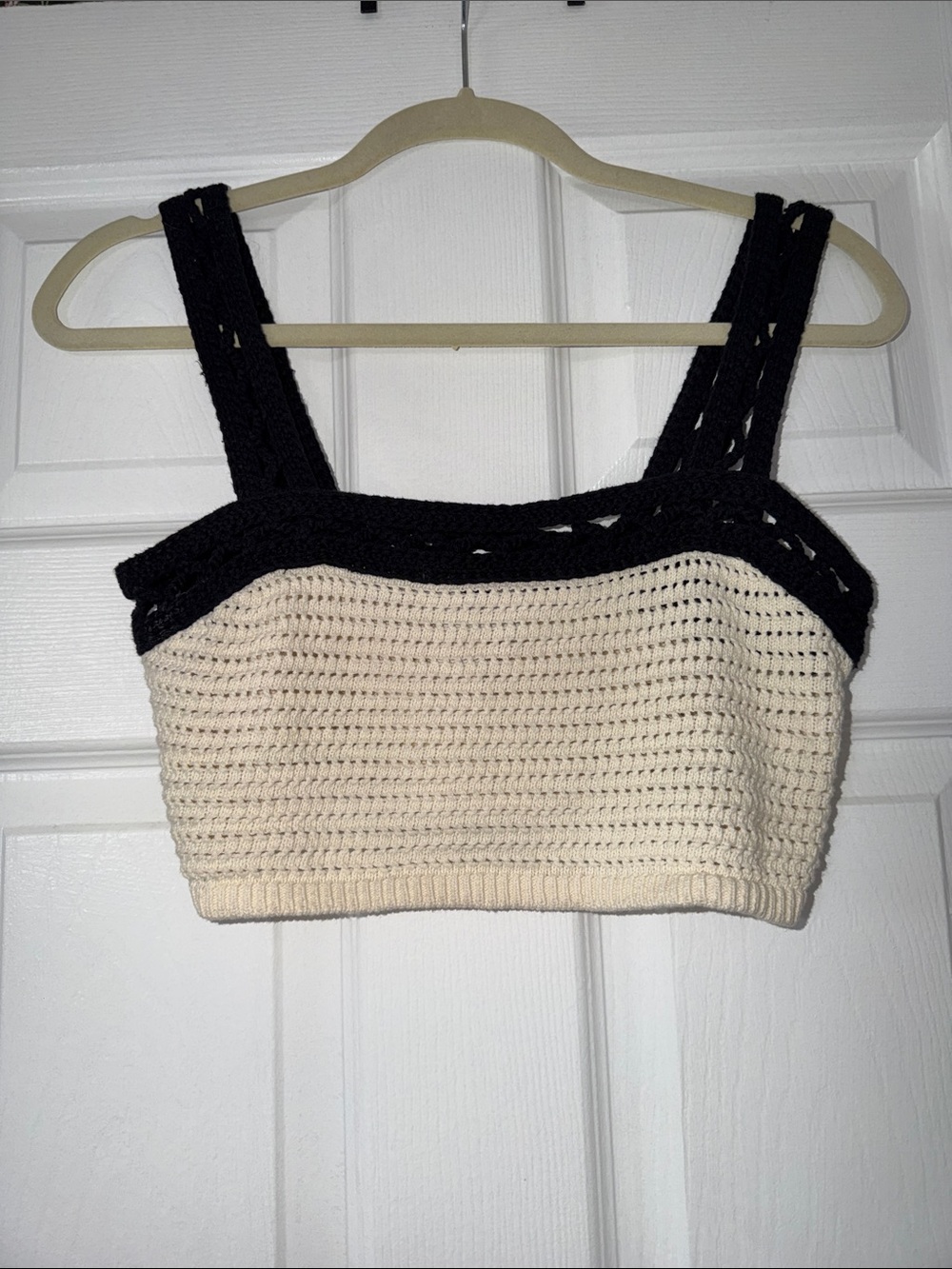 House of Harlow 1960 Crochet Contrast Crop Tank Top - Black & Cream